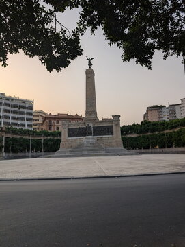 Palermo's Vittorio Veneto Monument at Golden Hour