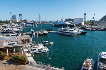 Barcelona, puerto deportivo con embarcaciones, cataluña, españa. © time and light