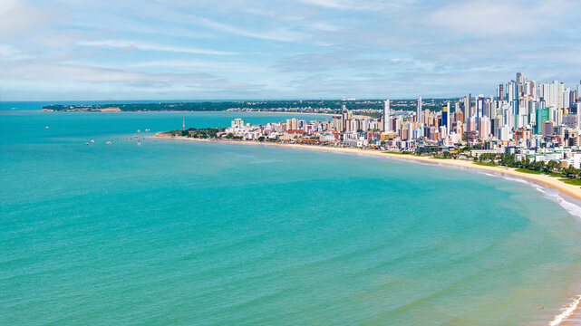 The Tamba&uacute; neighborhood is famous for its urban beach, Tamba&uacute; Beach with crystal clear waters and white sand, with tourist infrastructure, hotels, restaurants and shops. Jo&atilde;o Pessoa. Brazil, 2025