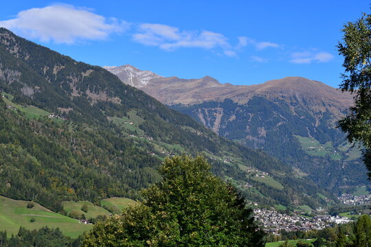 Sch&ouml;ne Landschaft im Passeier Tal mit Blick nach St. Martin in Passeier