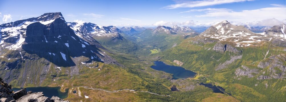 View from the top of Innerdalst&aring;rnet, Innerdalen high valley and lake Innerdalsvatna, mountains, Trollheimen Mountain Area, Sunndal, M&oslash;re og Romsda, Vestlandet, Norway