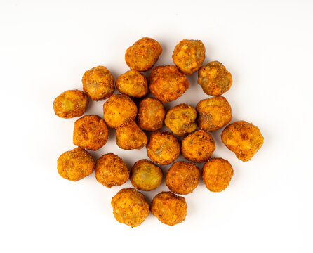 Roasted chickpeas, leblebi pile, spicy fried chana, crispy chick peas with mint and spices, east snack