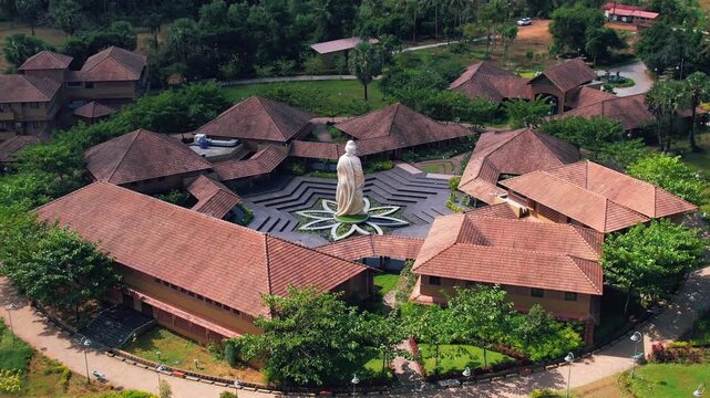 Vivekananda Statue SHRF Yoga Bana Wellness and Yoga Retreat in India 
