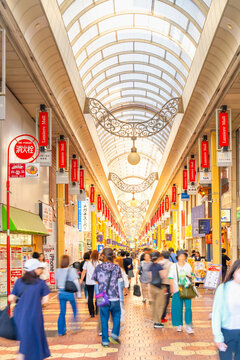 JR新小岩駅・駅前 新小岩ルミエール商店街