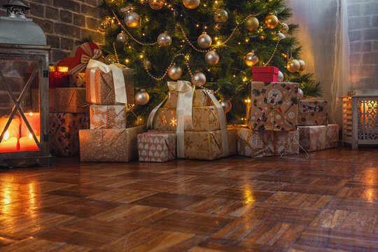 Wrapped presents under the Christmas tree