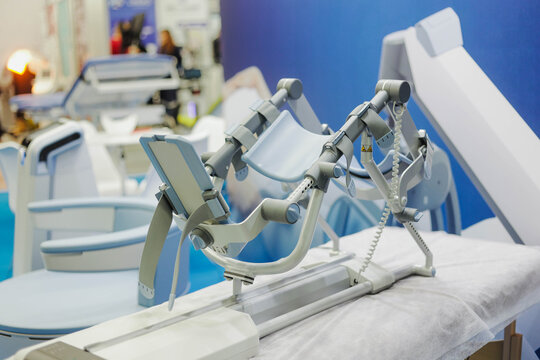 Electric ankle joint rehabilitation trainer in a clinic, designed to improve ankle mobility, restore joint function, and support physical therapy after injury or surgery.