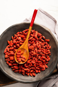 Dry red goji berries for a healthy diet.
