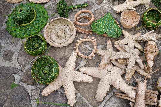 Handmade woven starfish and small baskets 