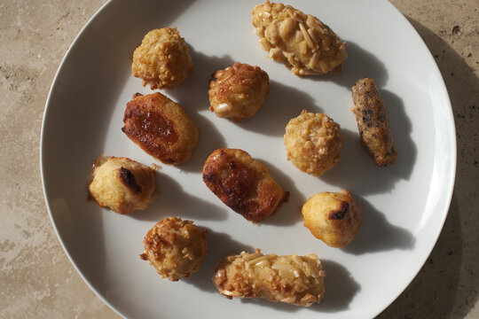 Traditional Catalan Panellets &ndash; Handmade Almond and Pine Nut Pastries for All Saints' Day