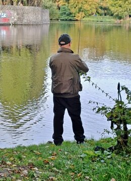 Angler im Haynspark in Hamburg-Eppendorf