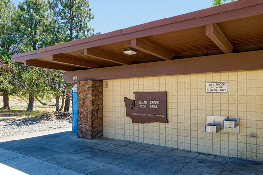 Selah, Washington, USA - July 4, 2026: A sign adjacent to the water fountains for the Selah Creek rest area in Interstate 82