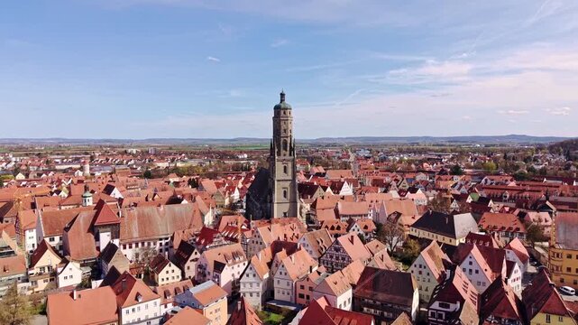 Aerial view of the historic old town of N&ouml;rdlingen with the church of St. Georg and the 90-meter high church tower, called Daniel, Donau-Ries district, N&ouml;rdlinger Ries, Bavaria, Germany