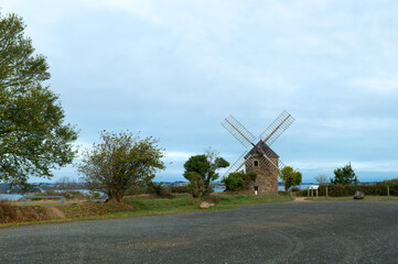 moulin à vent de Craca à Plouézec - Bretagne © aquaphoto