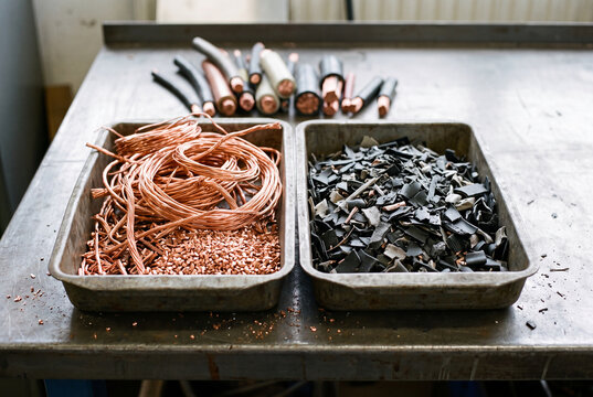 Copper Cable Recycling with Separated Wire and Insulation Granules