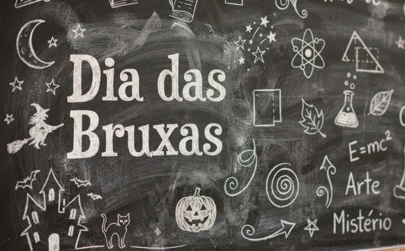 Dia das Bruxas lousa escolar com desenhos de Halloween abobora bruxa e misterio
