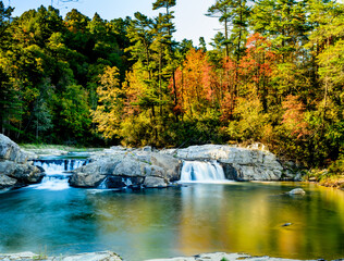  Linville Falls in the Blue Ridge Mountains © CelticStudio