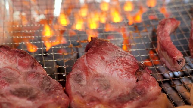 Barbecue overflowing with appetizing, succulent juices_05