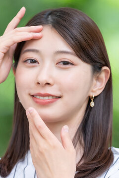 スキンケア　女性　新緑