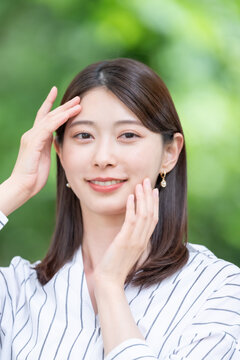 スキンケア　女性　新緑