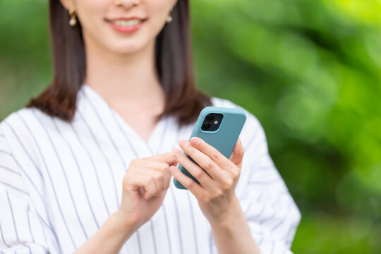 スマホ　女性