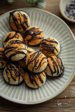 petits g&acirc;teaux moelleux rochers coco fait maison et chocolat croquant