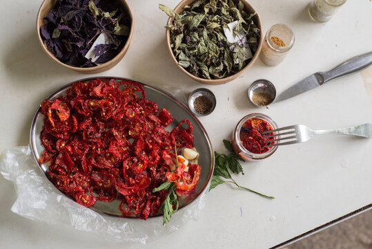 Drying tomatoes and spices for canning