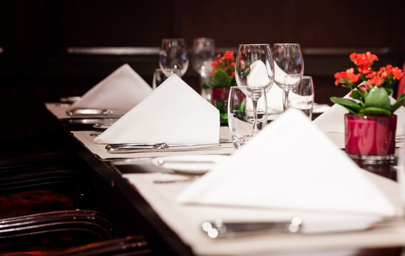 Fine table setting