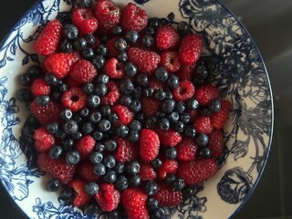 berries in a bowl © Карина Куракина