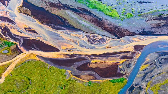 Abstract patterns in an Icelandic river delta