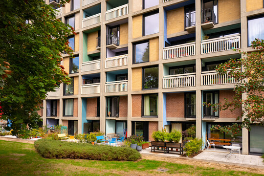Block of flats with gardens and greenery