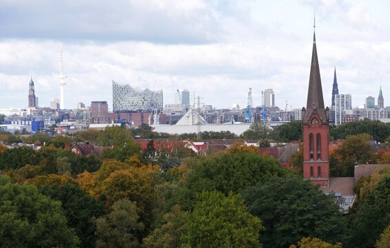 Blick vom Energiebunker auf die Skyline Hamburgs