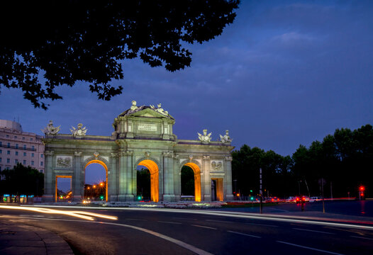 Europe, Spain, Madrid, Puerto de Alcala dusk