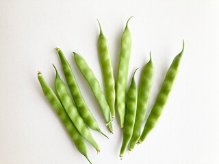 新鮮なさやいんげん（インゲン豆）の食材・食育イメージ・旬の野菜や緑黄色野菜、健康的な食卓・野菜・旬の食材・家庭菜園・料理レシピ・健康食 © みずもり
