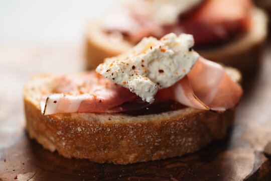 Bruschetta with panchetta, ricotta and fig jam