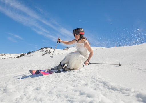 Married couple ski wedding in Baqueira Beret snow