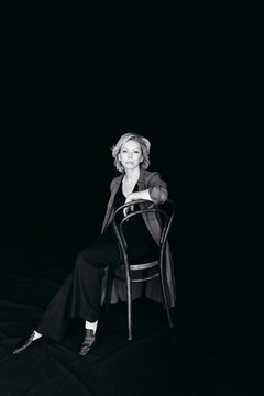 Charming Elegance in a Timeless Black and White Setting