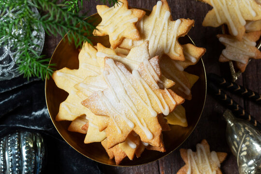 Christmas Shortbread Cookies with Icing and Festive Decorations