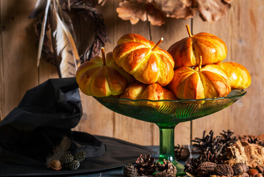 Pumpkin Shaped Yeast Buns with Turmeric for Halloween