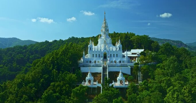 The metal castle pagoda, one of the tourist attractions in Chiang Mai at Wat Aranyawas, is Phra That Si Mueang Pong, which is considered the 2nd metal castle in Thailand and the 4th in the world.