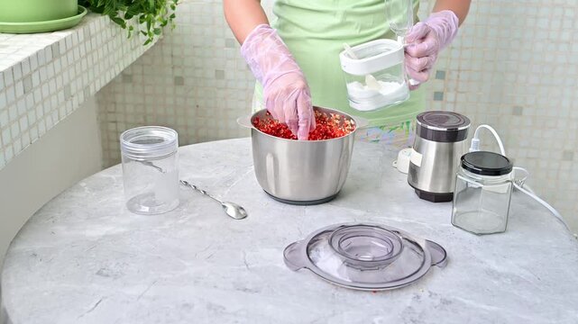 Homemade Chinese-style chili sauce