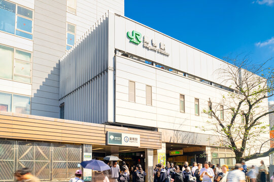 JR山手線・巣鴨駅　（巣鴨地蔵通り商店街最寄駅）