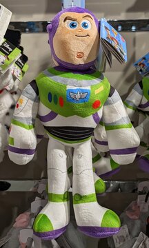 Vista de cerca de un mu&ntilde;eco de peluche de Buzz Lightyear de la pel&iacute;cula Toy Story de Disney Pixar, tienda Primark. Madrid, Espa&ntilde;a, 12 de julio de 2026	