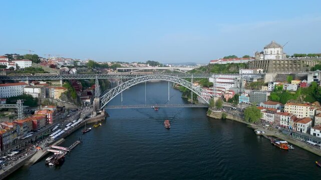 Dom Lu&iacute;s I Bridge Spanning the Douro River in Porto