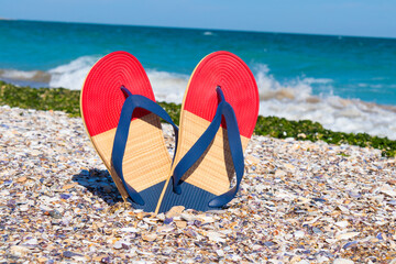 Flip Flops am Muschelstrand © Julian