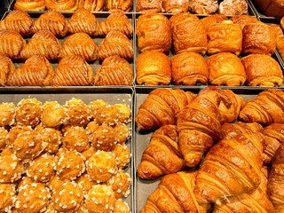 gros plan sur un assortiment de viennoiseries  © Christophe