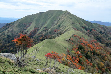 次郎笈　山粧う　徳島県剣山より © mitumal 