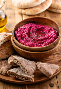 Beetroot Creamy Hummus with Pitta