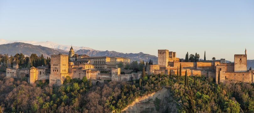 View of Alhambra in the evening light, Moorish city castle, Nasrid palaces, Palace of Charles the Fifth, Sabikah Hill, Granada, Andalusia, Spain