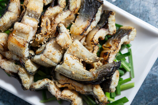 eels split and broiled[grilled] in soy, broiled eels