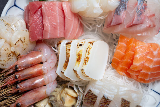 Various kinds of fresh sashimi 